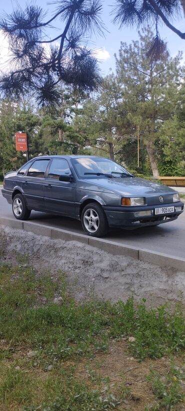 мен сапок: Volkswagen Passat: 1988 г., 1.8 л, Механика, Бензин, Седан