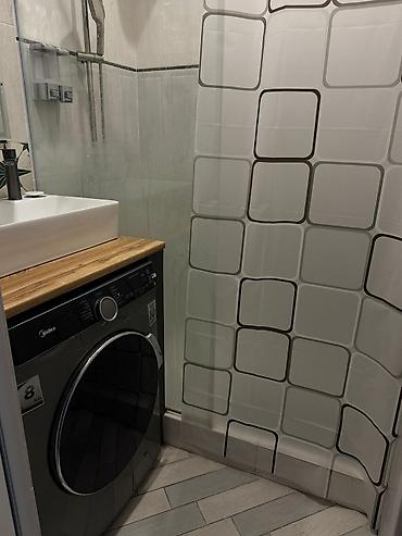 Аренда отелей и хостелов: В самом центре города " Roof Hostel" Комнаты разделены на женские и — 9