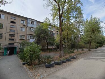 квартира берилет 5мкр: 2 комнаты, 45 м², 104 серия, 2 этаж, Старый ремонт