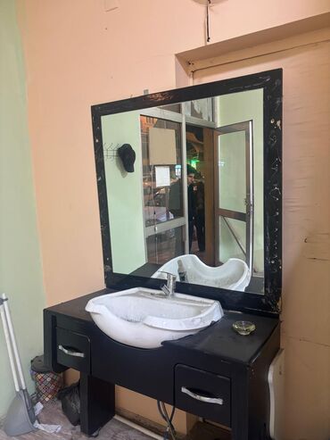 Salon, tibbi mebel dəsti: Bərbər salonu üçün tam dəst mebel və avadanlıq Tam isdey vezyetde — 2