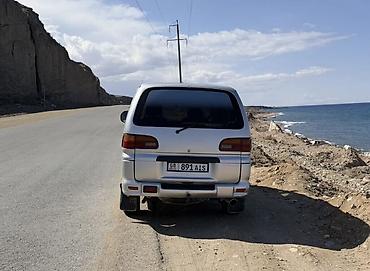 мини фура: 🚐 MITSUBISHI DELICA SPACE GEAR — НАДЁЖНЫЙ, ВМЕСТИТЕЛЬНЫЙ И — 4