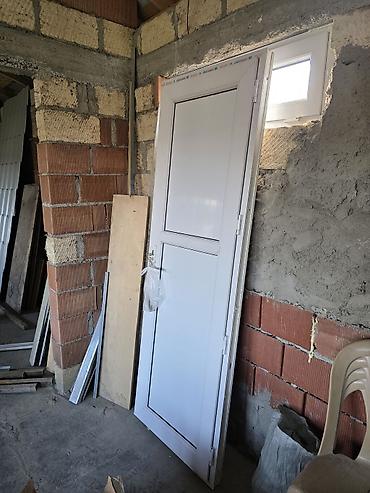 şəkil çərçivə: Plastik qapı hündürlük 220 eni 75 ustanovka olunub cıxarılıb yeni — 2