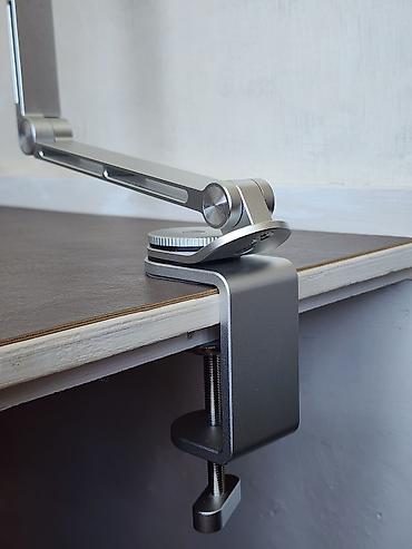 small rig: ⚙️ Металлический держатель / кронштейн / штатив с зажимом для стола — 1