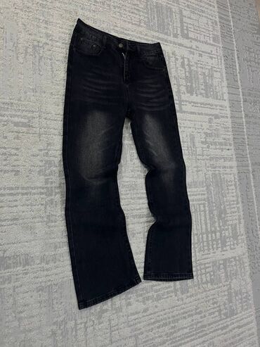 стильная одежда больших размеров для женщин: Flared jeans 
новые, уни,
в наличии только L размеры