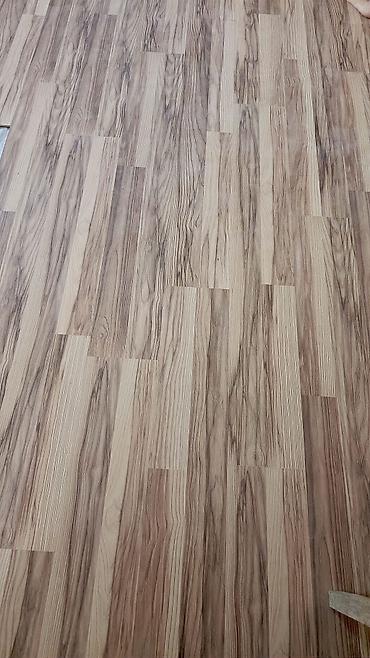 Laminate döşəmə taxtaları – təbii ağac teksturası - Ölçü: taxta