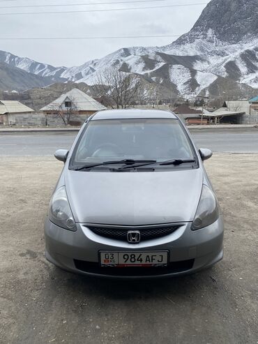 арендага машина алам: Honda Fit: 2005 г., 1.3 л, Автомат, Бензин, Хэтчбэк