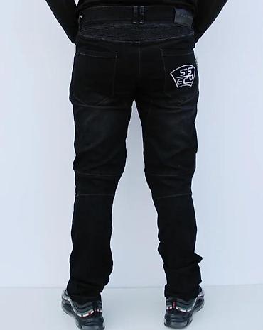 Farmerke: Crne muške farmerke sa modernim dizajnom, idealne za svakodnevno — 4