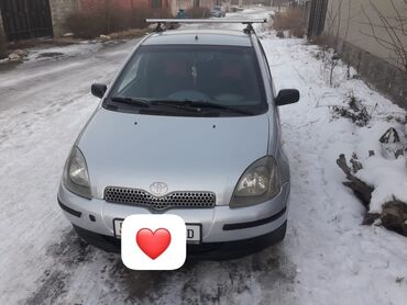 toyota механика: Toyota Yaris: 2001 г., 1.3 л, Механика, Бензин