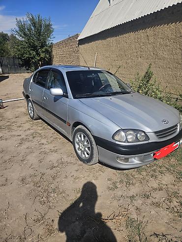 Toyota Avensis: 1999 г., 1.8 л, Механика, Бензин, Седан — 2