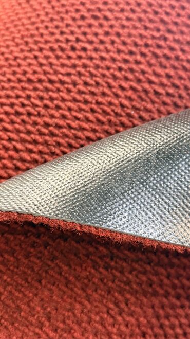 Ковролин: Ковролин на резиновой основе с рельефным геометрическим узором. В — 1