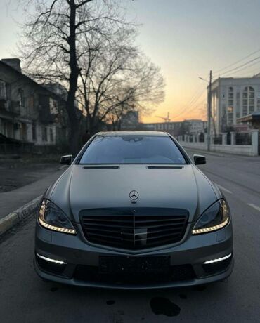 Mercedes-Benz: Mercedes-Benz : 2010 г., 5.5 л, Автомат, Бензин, Седан