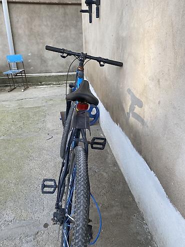 Dağ velosipedləri: Dağ velosipedi – Sportmaster (şassi: mavi/qara-sarı aksentlər) — 3