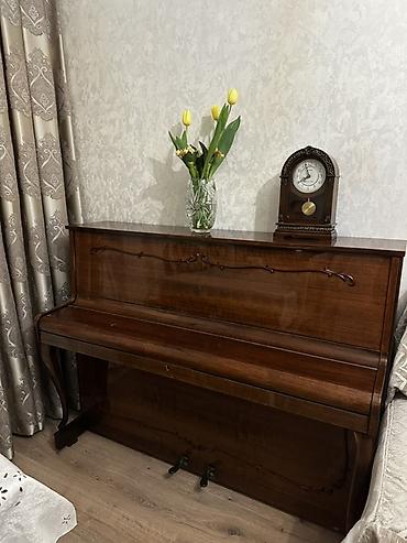 ronisch: Piano, Akustik, İşlənmiş — 1
