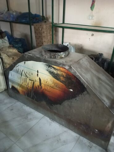 Rəf vitrinləri: Manqal 750₼ satilir 
Altlığı ilə birlikdə Unvan Xirdalan Narmin