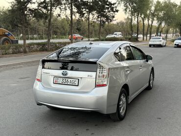 машины 2010 года и выше: Toyota Prius: 2010 г., 1.8 л, Вариатор, Гибрид, Седан