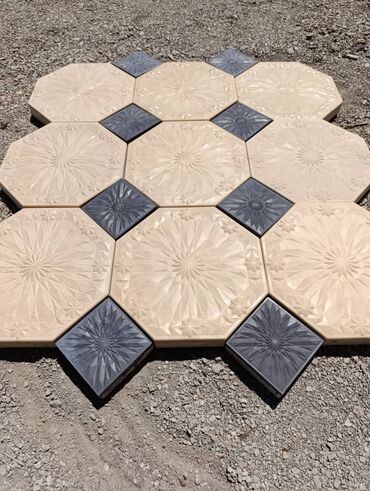 Тротуарная плитка: Тротуарная плитка в форме восьмиугольников с узором в центре и — 6