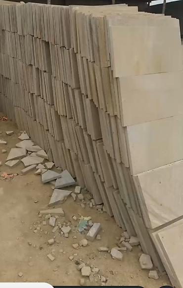 Dekorativ daşlar: Qumdaşı üzlük plitələri Məhsul təsviri: - Təbii qumdaşından kəsilmiş — 14