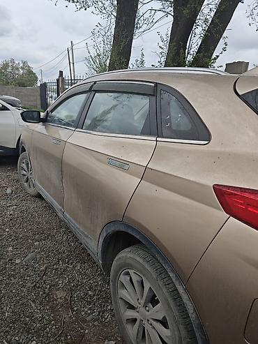 Zeekr: Zeekr : | 2020 г. Кроссовер — 5