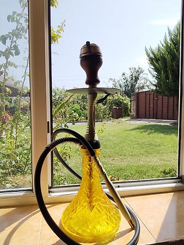 buraxılış paltarları b: Sarı şüşə kolbalı nargilə - Şüşə kolba: qalın, oyma naxışlı, parlaq — 1