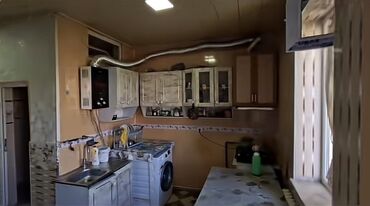 Otaqların satışı: Satılır: Mənzilin giriş hissəsi və dəhlizi - Geniş, işıqlı dəhliz — 14