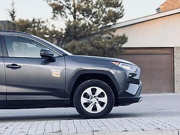 Toyota: Toyota RAV4: 2021 г., 2.5 л, Автомат, Бензин, Кроссовер — 8