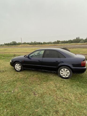 срочно срочно продаю машина: Audi A4: 1995 г., 1.8 л, Механика, Бензин, Седан