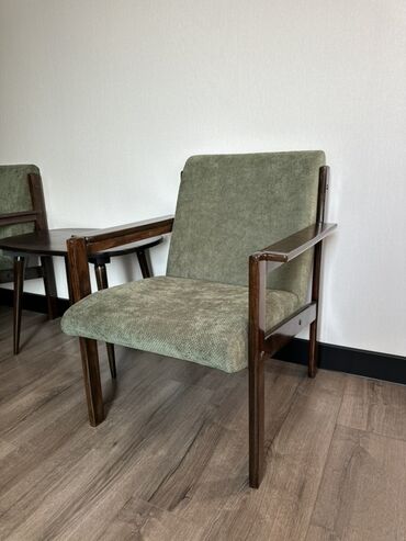 продажа стульев для кухни: Продаю 2 кресла в стиле mid-century/ретро Цена за 2 кресла 15 000 сом