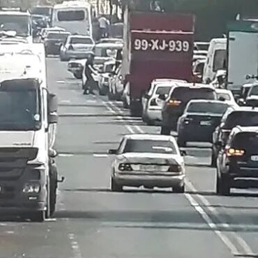 Mercedes-Benz: Mercedes-Benz 230: 2.3 l | 1990 il Sedan — 6