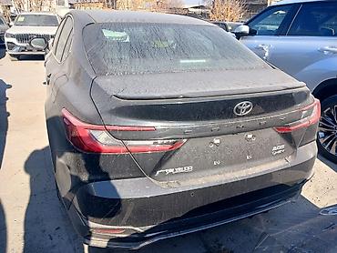 Toyota: Toyota Crown: 2025 г., Седан — 10