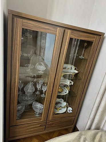 islenmis skaflar: 🏡 1-ci vitrin — 50 AZN Kelebek markalı vitrin satılır ✨ Səliqəli və — 3