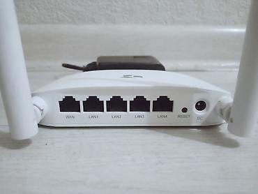 роутер c54: Wi-Fi роутер в хорошем состоянии, отлично работает, 2-антенный — 2