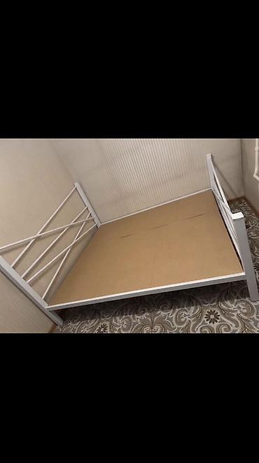Кровати: Кровать двуспальная с металлическим каркасом - Размер спального места — 1