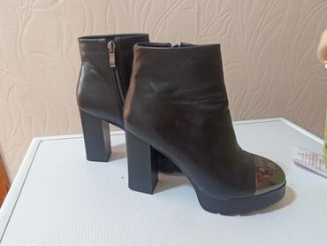 горный обувь: Ботинки и ботильоны Basconi, 36, цвет - Черный