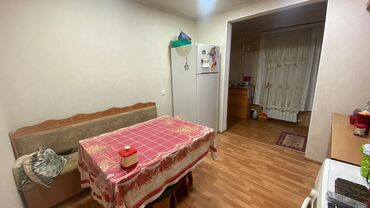 3 otaqli ucuz bina evleri: Azadlıq metrosuna 5-6 dəqiqəlik məsafədə Ziya Qənbərov küçəsi,bina 2