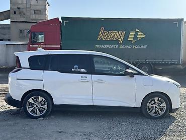 Другие автомобили: Электромобиль Bestune NAT (европейская версия E05), белый, кузов — — 5