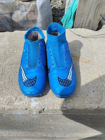 стеный часы: Продаются синие футбольные сороконожки Nike Air Zoom. Отлично подойдут — 1