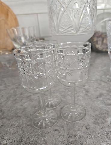 Статуэтки: Фарфоровые статуэтки времен СССР
есть сколы и другие советские вещи — 28