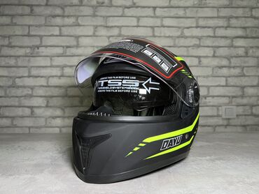 Шлемы: Продаю новый мотошлем фуллфейс ( в среднем для взрослого человека в