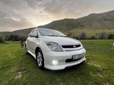 Toyota: Toyota ist: 2003 г., 1.5 л, Автомат, Бензин, Хэтчбэк
