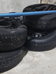 Təkərlər: Salam 185/65/R15 Toyota corollanin ustunnen cixarmisham 4teker 4