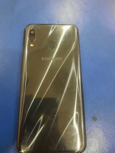 ucuz telefonlar işlənmiş: Samsung A30, 32 ГБ, цвет - Серый, Кнопочный, Сенсорный, Отпечаток пальца