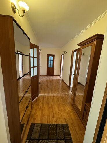 Продажа квартир: 4 комнаты, 82 м², Индивидуалка, 3 этаж, Старый ремонт