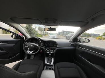 Hyundai: Hyundai Elantra: 1.6 l | 2019 il Sedan — 12