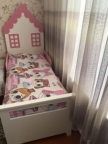 Uşaq mebeli: Qız üçün, İşlənmiş, Çarpayı, Bazasız, Matras ilə, Siyirməsiz — 1