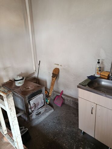 Продажа домов: Дом, 51 м², 5 комнат, Собственник, Старый ремонт at lalafo.kg — 11 Продажа домов: Дом, 51 м², 5 комнат, Собственник, Старый ремонт — 11