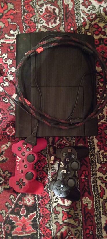 PS3 (Sony PlayStation 3): Yaxşı vəziyyətdə ps3. Hec bir problemi yoxdur. 31 oyun içində