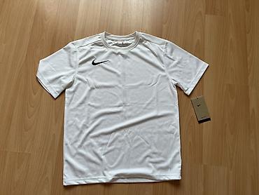 Футболки: Мужская футболка, S, Nike, Новый, цвет - Белый — 1