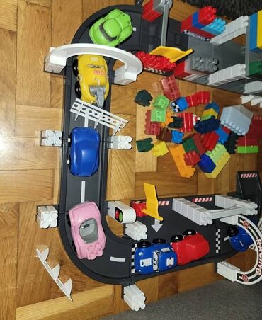 zara helanke za devojcice: Staza sa vozilimagradivim kockama