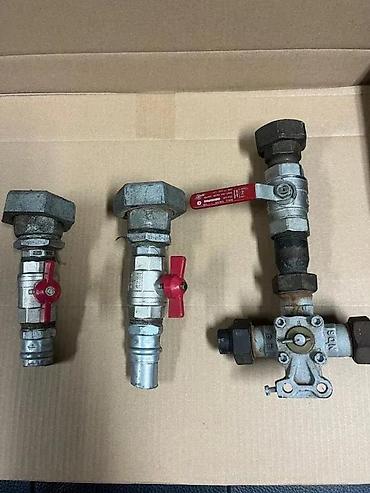 Ostale sanitarije: Industrijski set ventila i fitinga za gas/vodu Opis: - 2 kom — 1