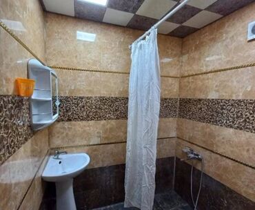 Köhnə tikili: Xetai ray gence pr xezerde bina evi 5/5. 2 otaq ewyali satilir kupca — 5